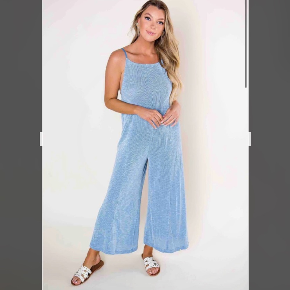 Light blue ribbed jumper
